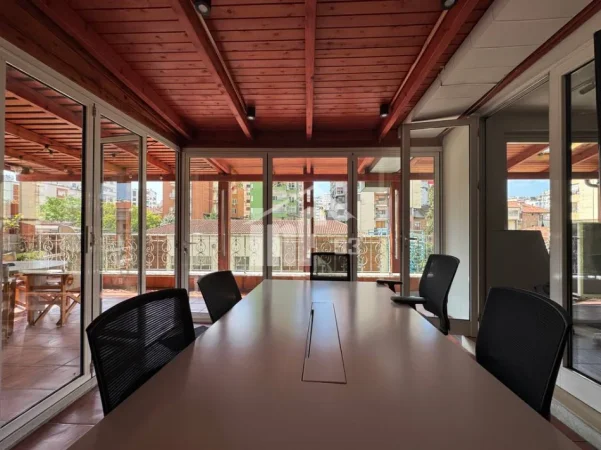 Tirane, shitet zyre Kati 2, 125 m² 469.000 € (RRUGA “BRIGADA VIII” NË QENDER TË ISH BLLOKUT)