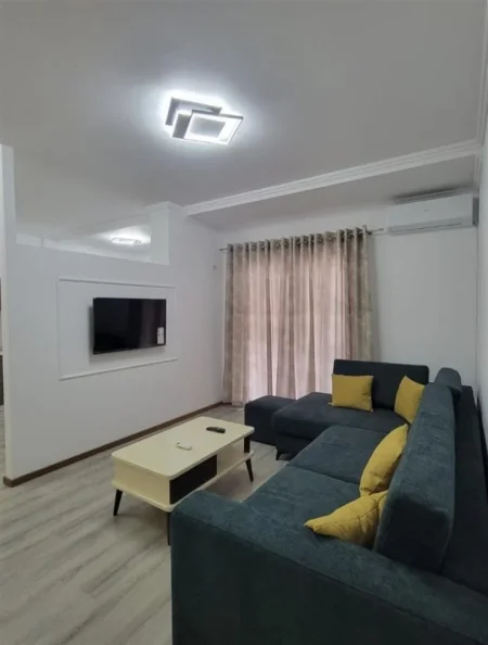 Tirane, jepet me qera apartament 1+1 Kati 4, 70 m² 550 € (Oxhaku)