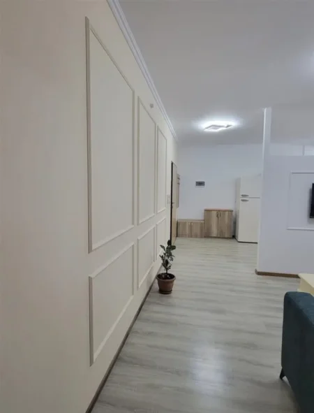 Tirane, jepet me qera apartament 1+1 Kati 4, 70 m² 550 € (Oxhaku)