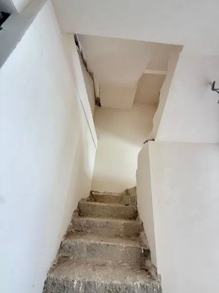 Tirane, shitet apartament 2+1+Aneks+Ballkon Kati 3, 212 m² 365.650 € (KODRA DIELLIT)