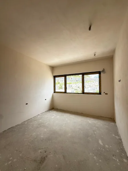 Tirane, shitet apartament 2+1+Aneks+Ballkon Kati 3, 212 m² 365.650 € (KODRA DIELLIT)