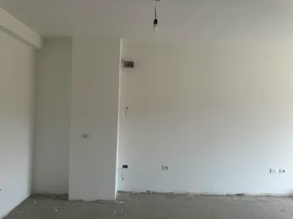 Tirane, shitet apartament 2+1+Aneks+Ballkon Kati 2, 96 m² 180.000 € (kinostudio , porcelan)