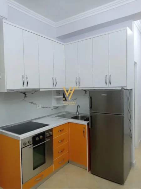 Tirane, jepet me qera apartament 2+1+Ballkon Kati 2, 100 m² 540 € (PORCELAN)