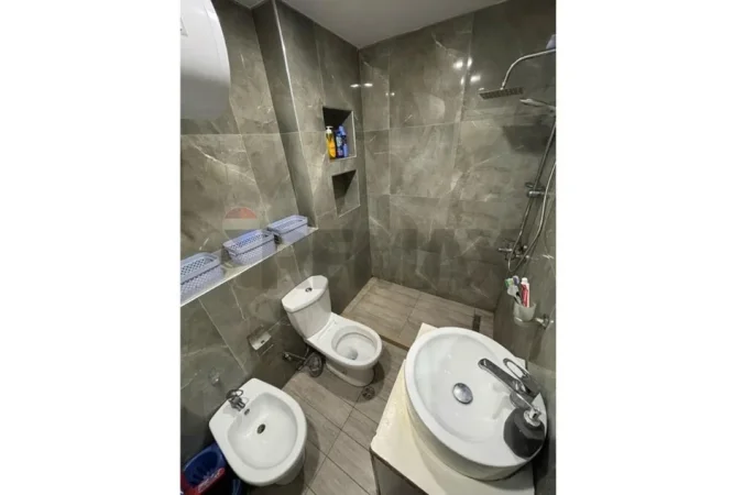 Tirane, jepet me qera apartament 1+1 Kati 4, 75 m² 600 € (Muhamet Gjollesha)