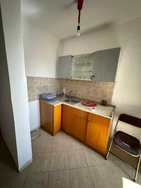 Tirane, shitet apartament 1+1+Ballkon Kati 3, 52 m² 57.000 € (Institut,Rruga “Hasan Vathi”)
