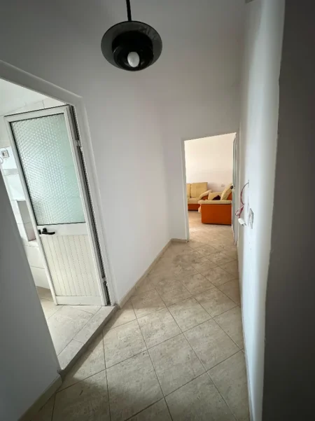 Tirane, shitet apartament 1+1+Ballkon Kati 3, 52 m² 57.000 € (Institut,Rruga “Hasan Vathi”)