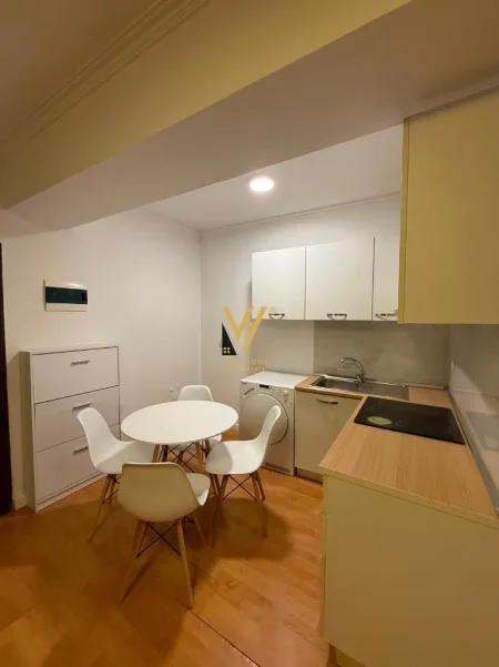Tirane, jepet me qera apartament 2+1+Ballkon Kati 2, 75 m² 980 € (RRUGA PERLAT REXHEPI)