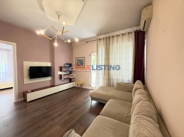 Tirane, jepet me qera apartament 1+1+Ballkon Kati 1, 75 m² 550 € (Liqeni i Thate)