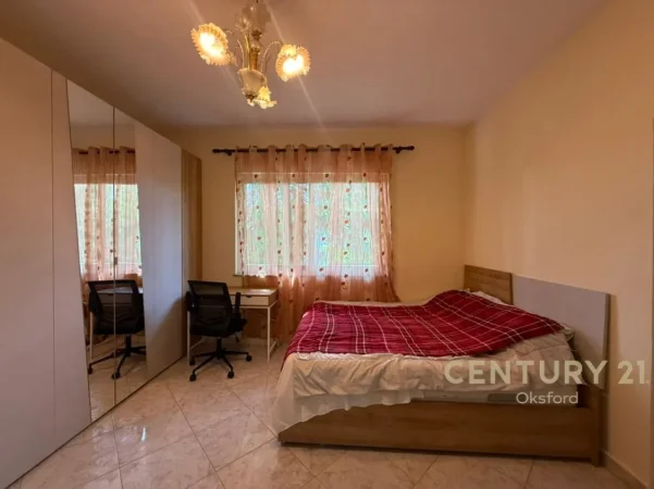 Tirane, jepet me qera apartament 1+1 Kati 2, 100 m² 600 € 