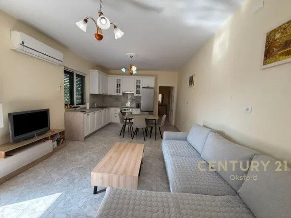 Tirane, jepet me qera apartament 1+1 Kati 2, 100 m² 600 € 