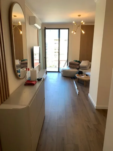 Tirane, jepet me qera apartament 2+1 Kati 7, 110 m² 1.800 € (Altana rezidence)