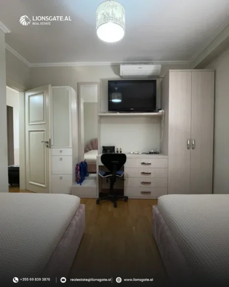 Tirane, shes 3+1+Aneks+Ballkon , 180 m² 360.000 € 