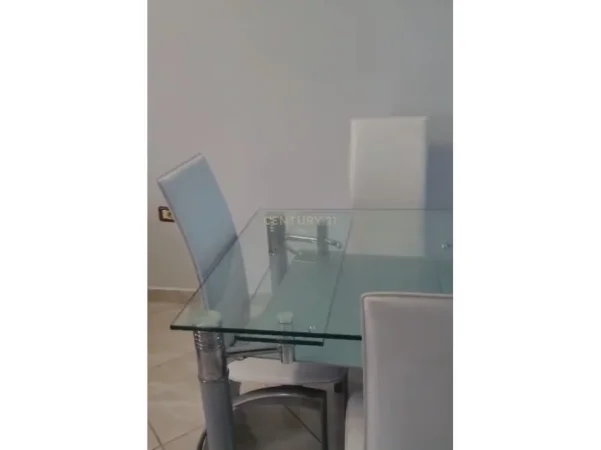 Tirane, jepet me qera apartament 1+1 Kati 4, 60 m² 470 € (astir)