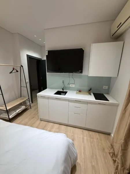 Tirane, jepet me qera apartament 2+1+Aneks+Ballkon Kati 2, 100 m² 1.400 € (9-Kateshet)