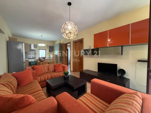 Tirane, jepet me qera apartament 2+1+Ballkon Kati 2, 80 m² 680 € (Rruga Him Kolli)