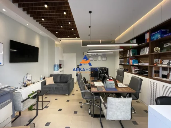 Tirane, shitet ambjent biznesi Kati 0, 43 m² 97.000 € 