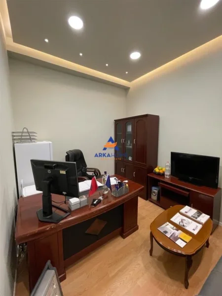 Tirane, shitet ambjent biznesi Kati 0, 43 m² 97.000 € 