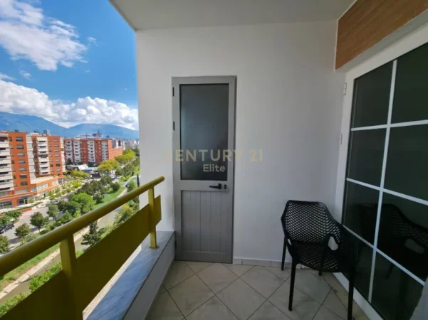 Tirane, jepet me qera apartament+verande | Penthouse 2+1+Ballkon Kati 8, 165 m² 800 € (Pallati me Shigjeta)