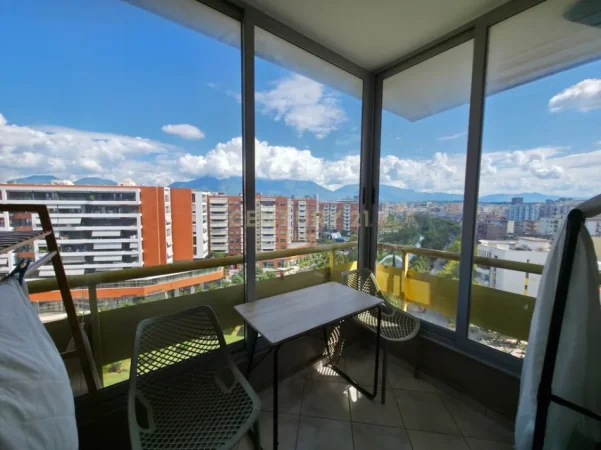 Tirane, jepet me qera apartament+verande | Penthouse 2+1+Ballkon Kati 8, 165 m² 800 € (Pallati me Shigjeta)