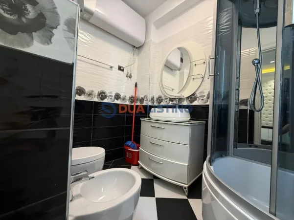 Tirane, shitet apartament 2+1+Ballkon Kati 4, 90 m² (Rruga Muhamet Deliu)