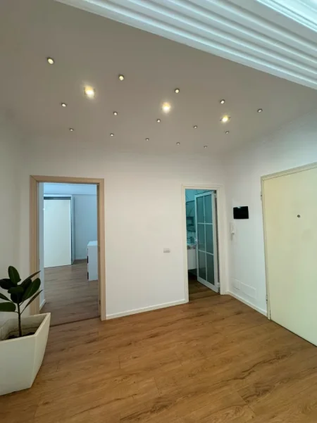 Tirane, shitet apartament 2+1+Ballkon Kati 6, 93 m² 260.000 € 