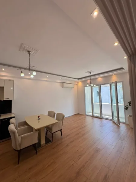 Tirane, shitet apartament 2+1+Ballkon Kati 6, 93 m² 260.000 € 