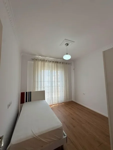Tirane, shitet apartament 2+1+Ballkon Kati 6, 93 m² 260.000 € 