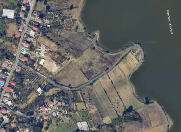 Tirane, shitet toke  prane Liqenit Kashar , 1.700 m² 90.000 €