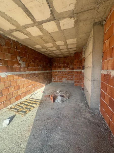 Tirane, shitet apartament 1+1 Kati 5, 66 m² 98.300 € (ISH FUSHA E AVIACIONIT)
