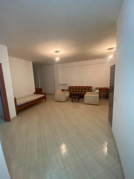 Tirane, jepet me qera apartament 1+1 Kati 8, 88 m² (YZBERISHT)