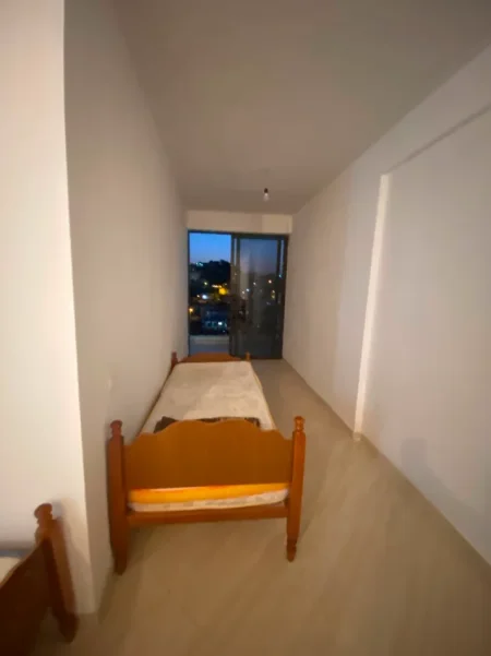 Tirane, jepet me qera apartament 1+1 Kati 8, 88 m² (YZBERISHT)