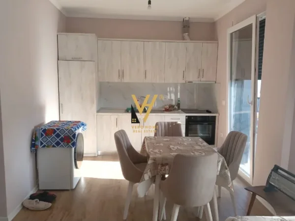 Tirane, jepet me qera apartament 1+1+Ballkon Kati 9, 63 m² 500 € (DON BOSKO)