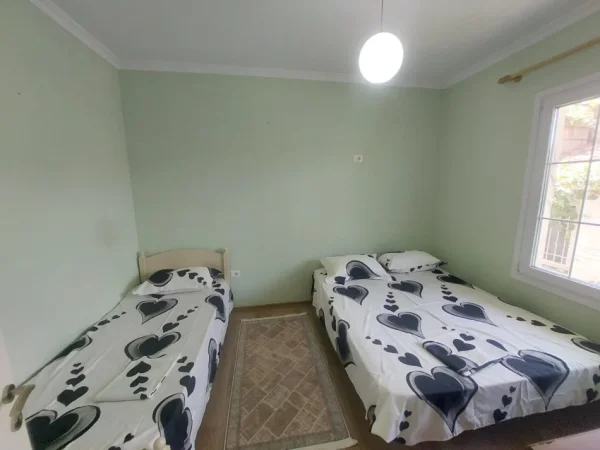 Tirane, jepet me qera apartament 2+1 Kati 1, 100 m² 500 € (Spitali Amerikan 2)