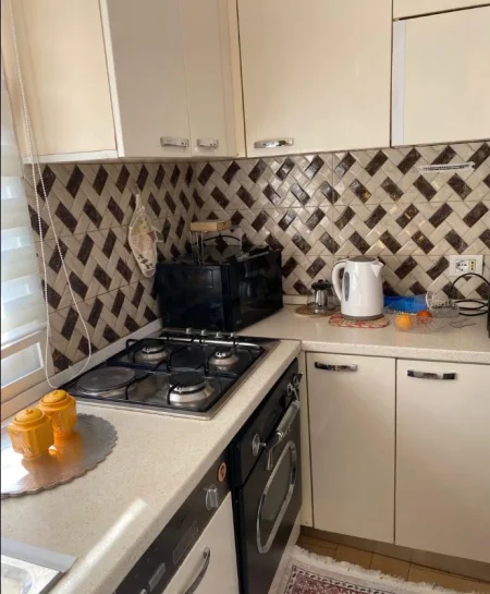 Tirane, jepet me qera apartament 2+1 Kati 8, 70 m² 800 € (Rruga Bardhok Biba)