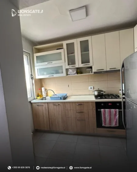 Tirane, jap me qera 2+1+Aneks+Ballkon , 80 m² 550 € 