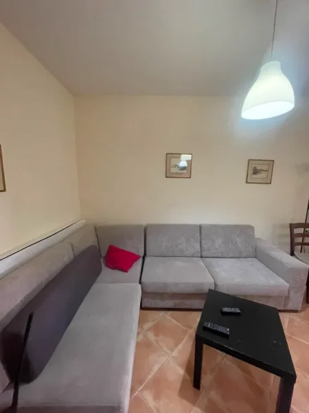 Tirane, jepet me qera apartament 1+1 Kati 3, 70 m² 500 € (rruga myslym shyri)