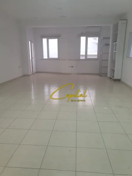 Tirane, jepet me qera zyre Kati 2, 70 m² 850 € (RRUGA E KAVAJES)