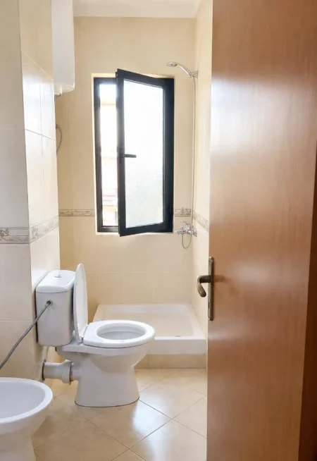 Tirane, jepet me qera apartament 1+1 Kati 4, 500 € 