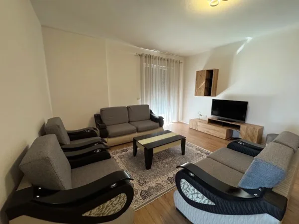 Tirane, jepet me qera apartament 2+1 Kati 3, 106 m² 450 € (Paskuqan)