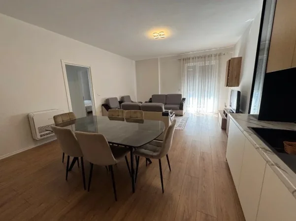 Tirane, jepet me qera apartament 2+1 Kati 3, 106 m² 450 € (Paskuqan)