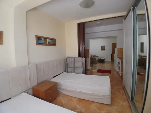 Tirane, jepet me qera apartament 1+1 Kati 4, 50 m² 480 € (Myslym Shyri prane someg)