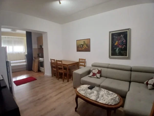 Tirane, jepet me qera apartament 1+1 Kati 4, 50 m² 480 € (Myslym Shyri prane someg)