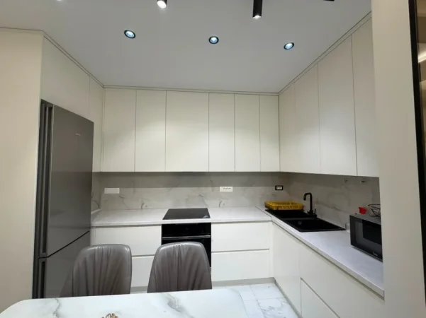 Tirane, jap me qera apartament 2+1+Ballkon Kati 2, 95 m² 650 €