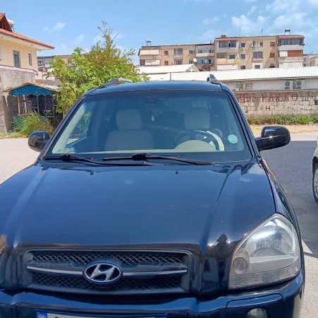 Berat, shitet SUV Hyundai Nafte, e zeze manuale Kondicioner 123.000 km 3.500 €