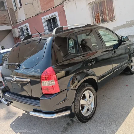 Berat, shitet SUV Hyundai Nafte, e zeze manuale Kondicioner 123.000 km 3.500 €