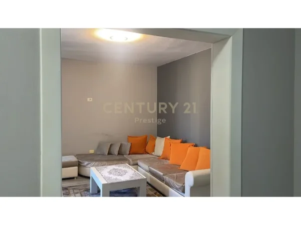 Tirane, jepet me qera apartament 2+1 Kati 5, 90 m² 800 € (APARTAMENT 2+1 ME QIRA, NE KRAH TE AMBASADES AMERIKANE, TIRANE!)