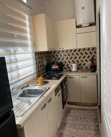Tirane, jepet me qera apartament 2+1+Ballkon Kati 8, 70 m² 859 € 
