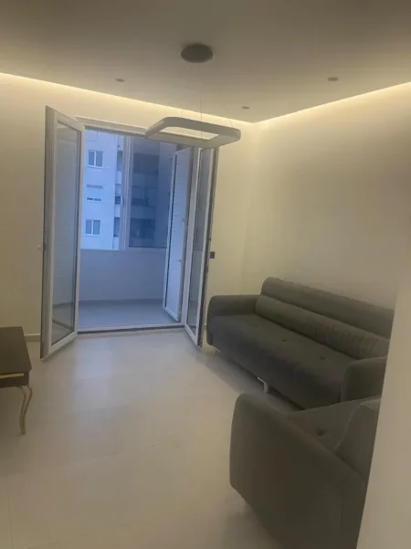 Tirane, jepet me qera apartament 2+1+Ballkon Kati 6, 100 m² 450 € (Bar Artisti, Astir)