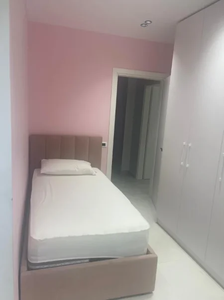 Tirane, jepet me qera apartament 2+1+Ballkon Kati 6, 100 m² 450 € (Bar Artisti, Astir)