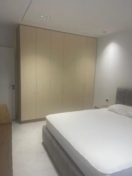 Tirane, jepet me qera apartament 2+1+Ballkon Kati 6, 100 m² 450 € (Bar Artisti, Astir)